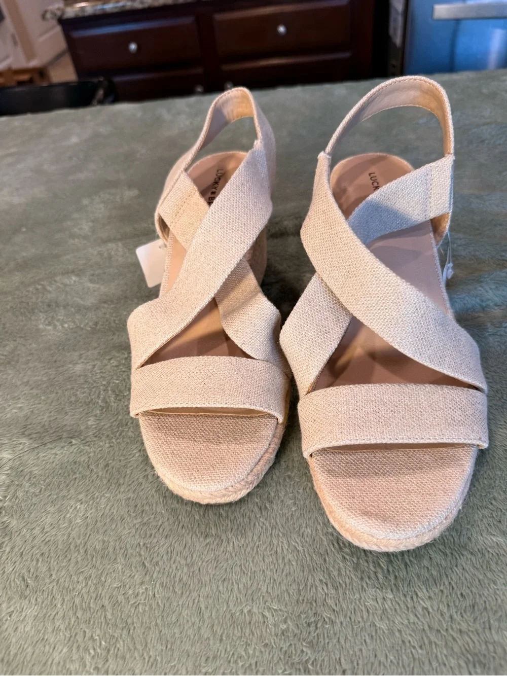 Lucky Brand Cliesa Espadrille Wedge Sandals Women’s 9.5 Beige Shimmer Slip On